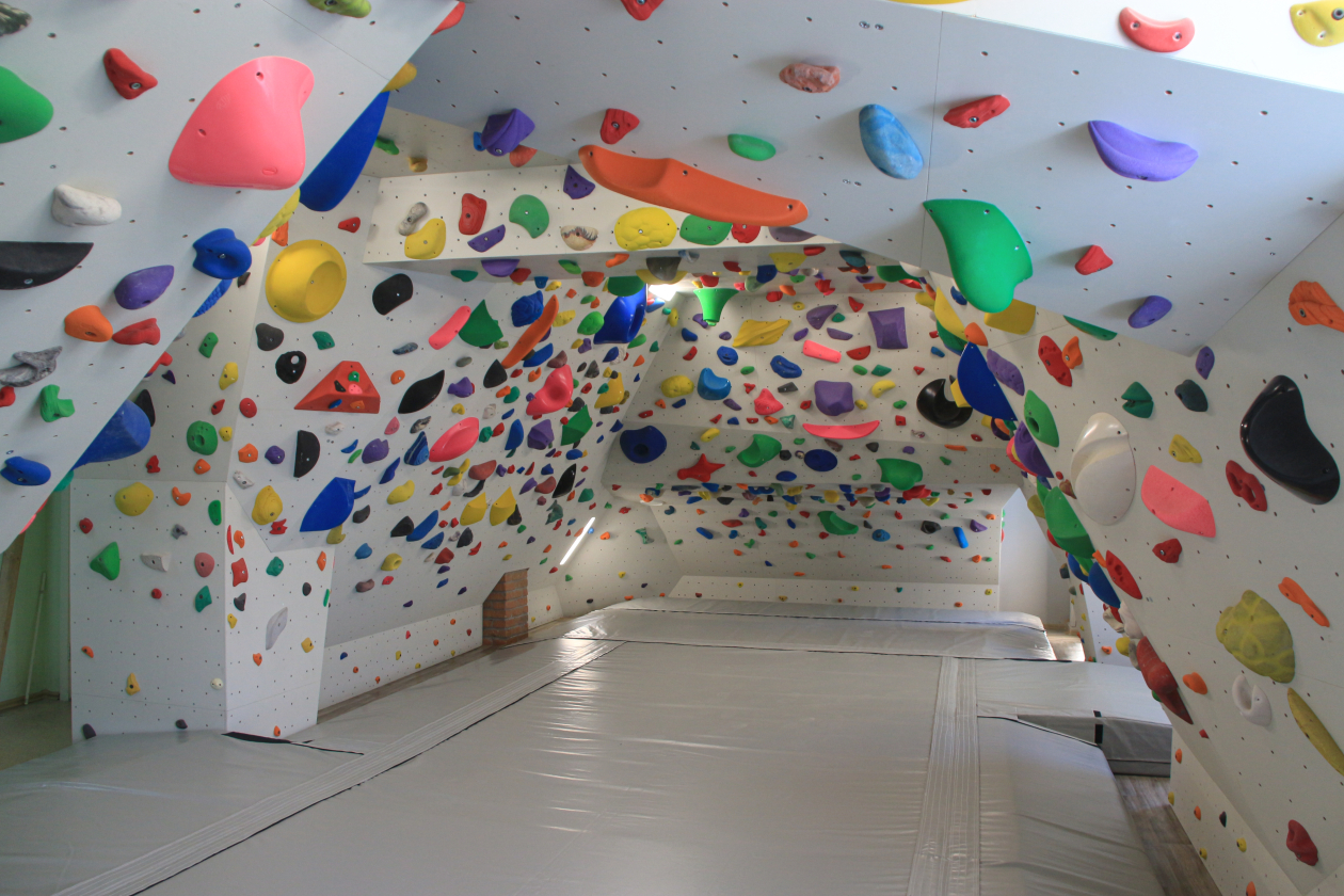Boulder wall AZTEC for School of Olympic Reserve 
