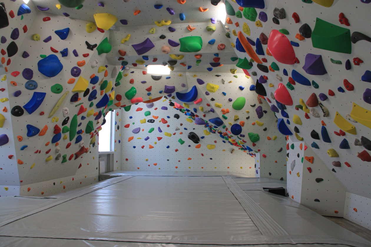 Boulder wall AZTEC for School of Olympic Reserve 