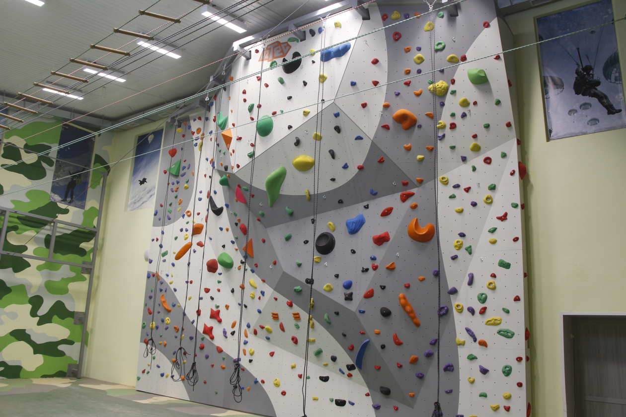 Climbing wall AZTEC in MBEI "Yelykaevskaya secondary school of Kemerovo oblast'"