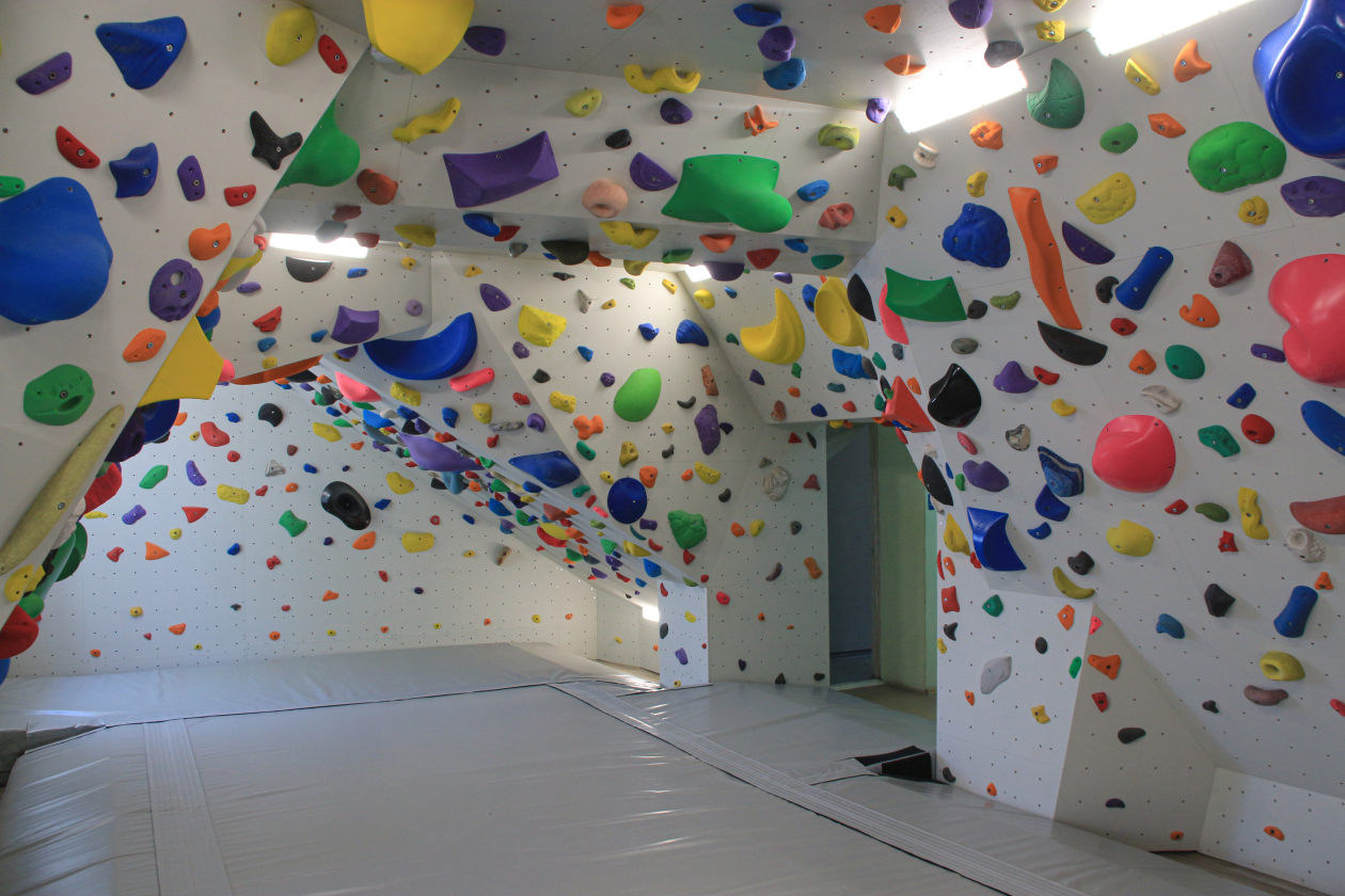 Boulder wall AZTEC for School of Olympic Reserve 
