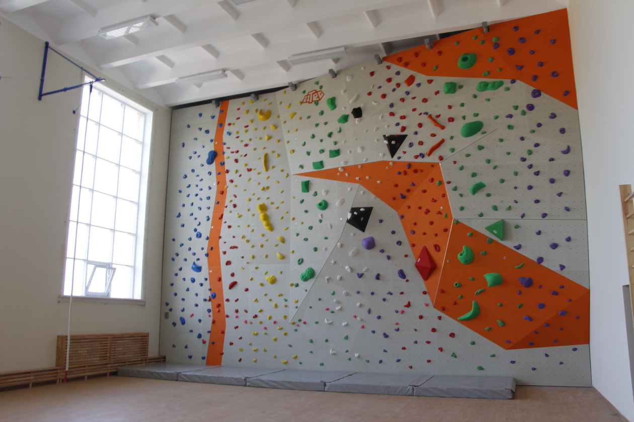 Climbing wall AZTEC for Liceum №6 